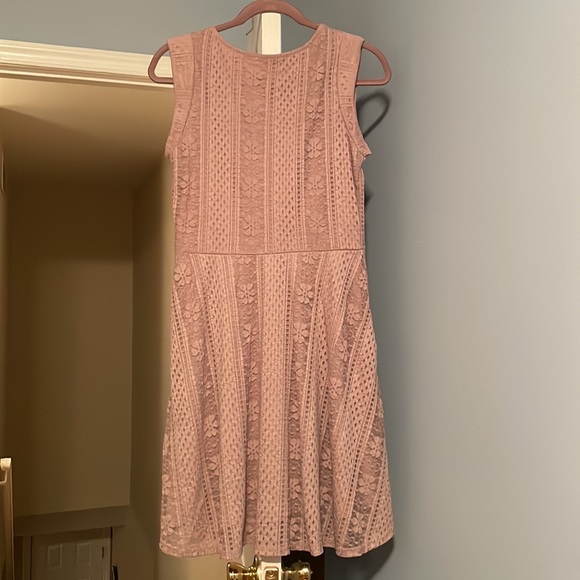 Pink Lace Dress Size Medium - Picture 5 of 10